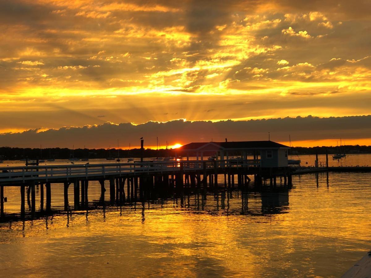 Fathoms Hotel & Marina Port Washington Buitenkant foto